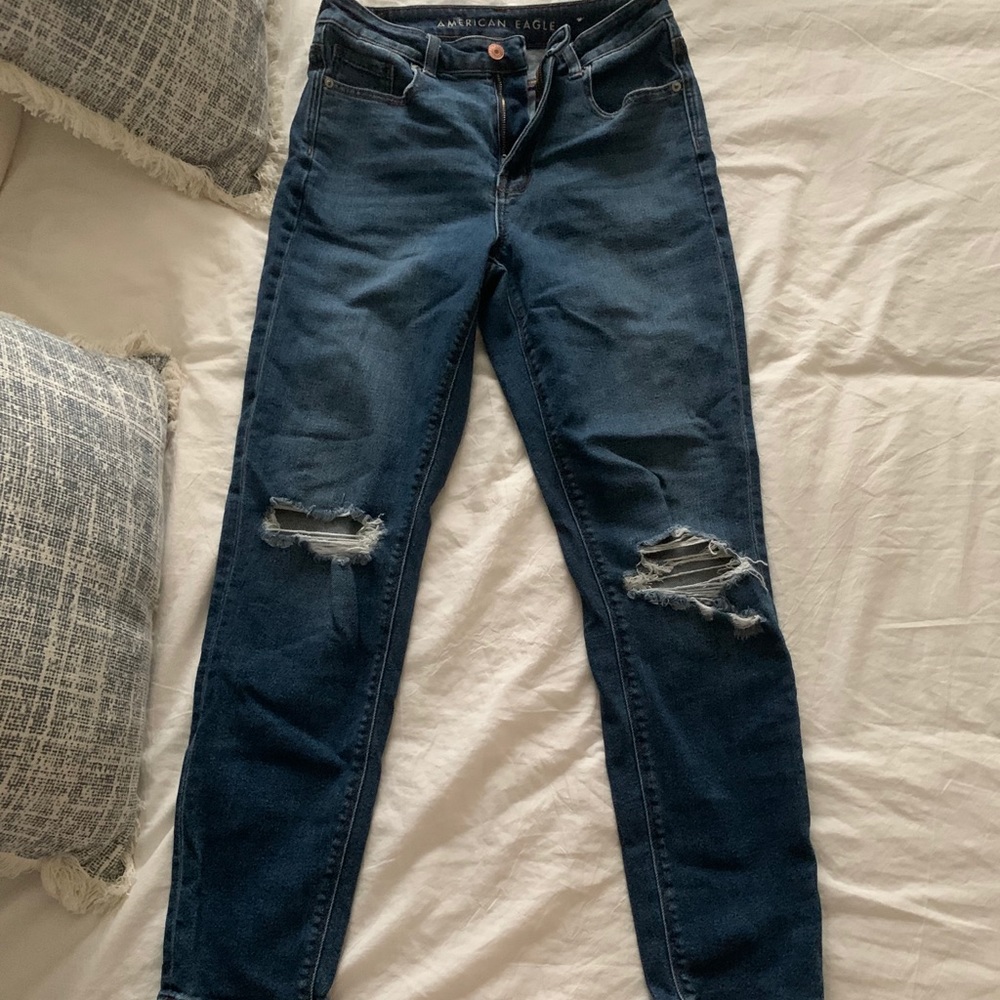 American Eagle distressed dark Mom Jeans